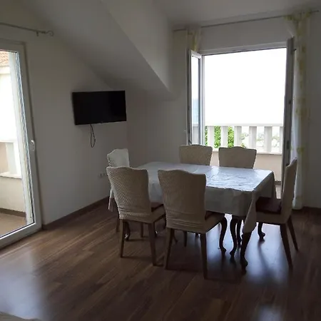 Zvonimir Apartment *