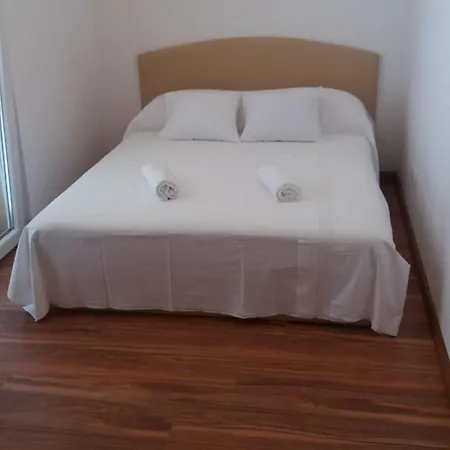 Apartments Zvone,Place By The Sea Apartment