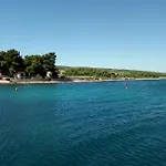 Apartment Apartments Zvone,Place By The Sea Mirca (Brac)