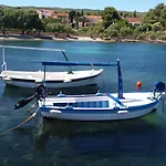 Apartments Zvone,Place By The Sea Mirca (Brac)