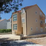 아파트 Zvone,place By The Sea *