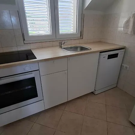 Apartments Zvone,Place By The Sea Apartment *
