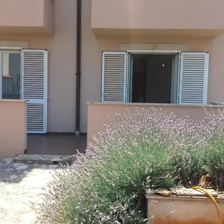 Apartments Zvone,Place By The Sea Apartman