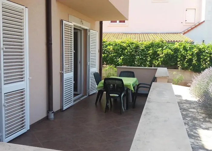 Zvone,place By The Sea شقة *